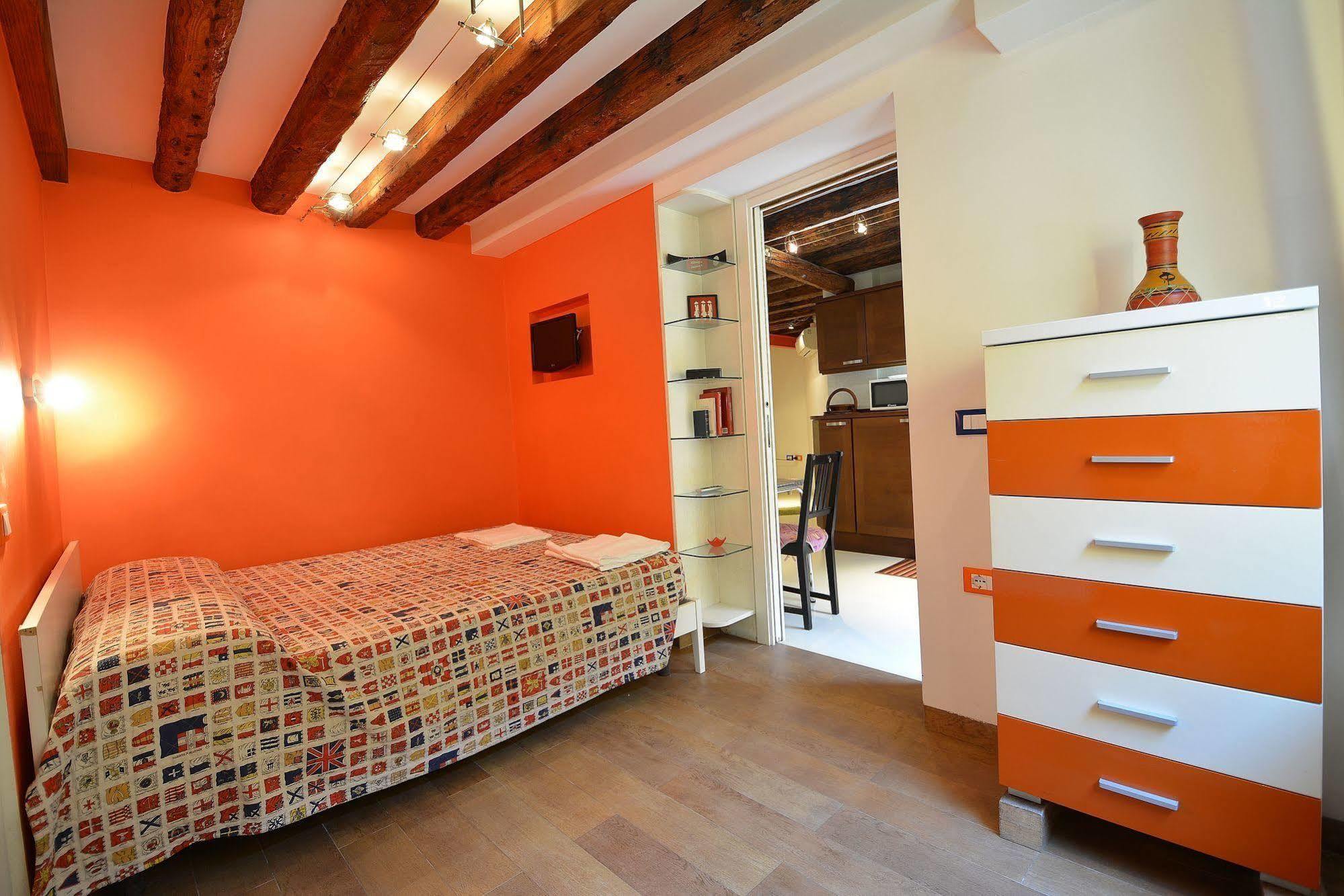 Barbera-Biennale Apartment เวนิส ภายนอก รูปภาพ